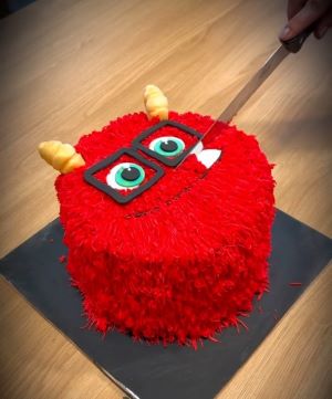 Dodl monster birthday cake